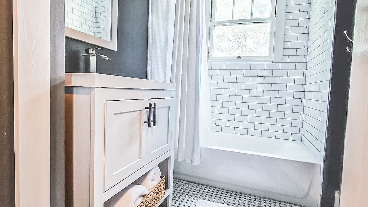 Photo of Bathroom in Avondale