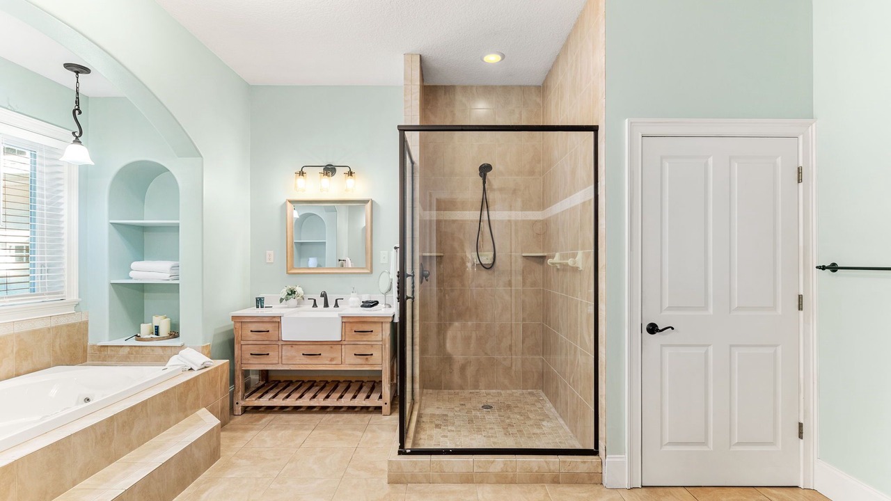 Photo of Bathroom in Pomona Park