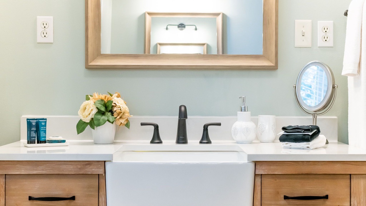 Photo of Bathroom in Pomona Park