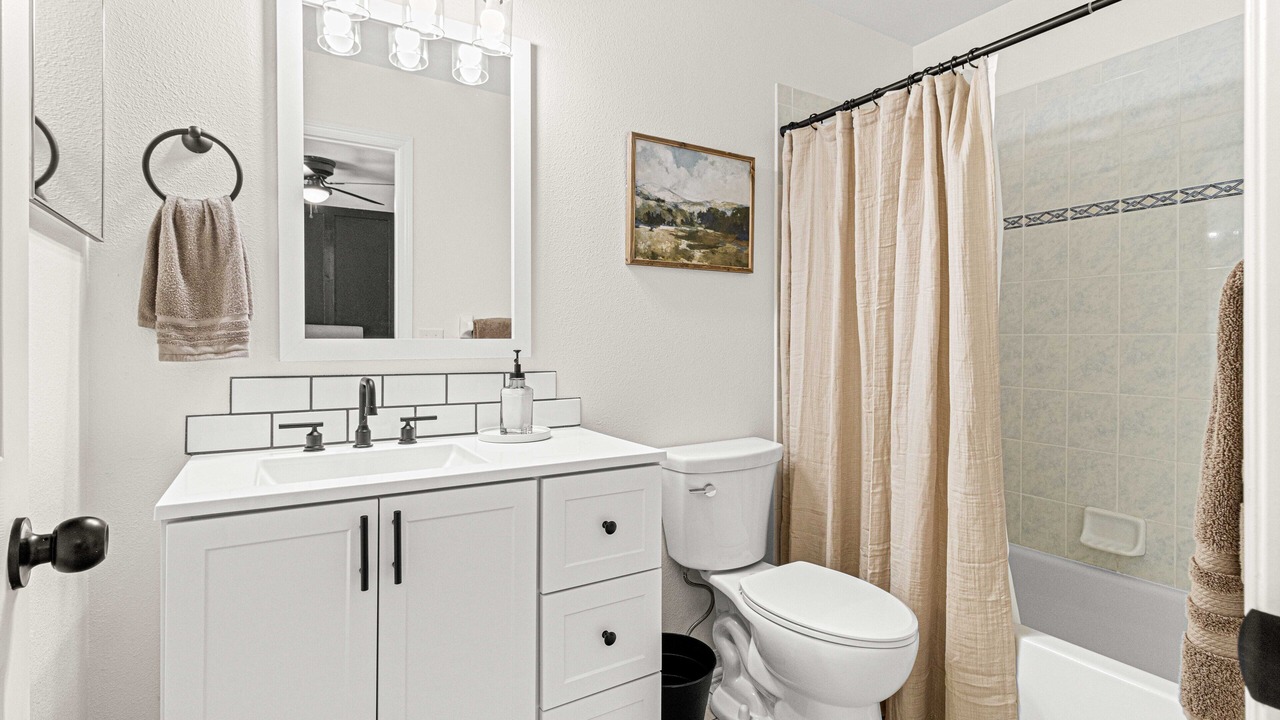 Photo of Bathroom in Candler