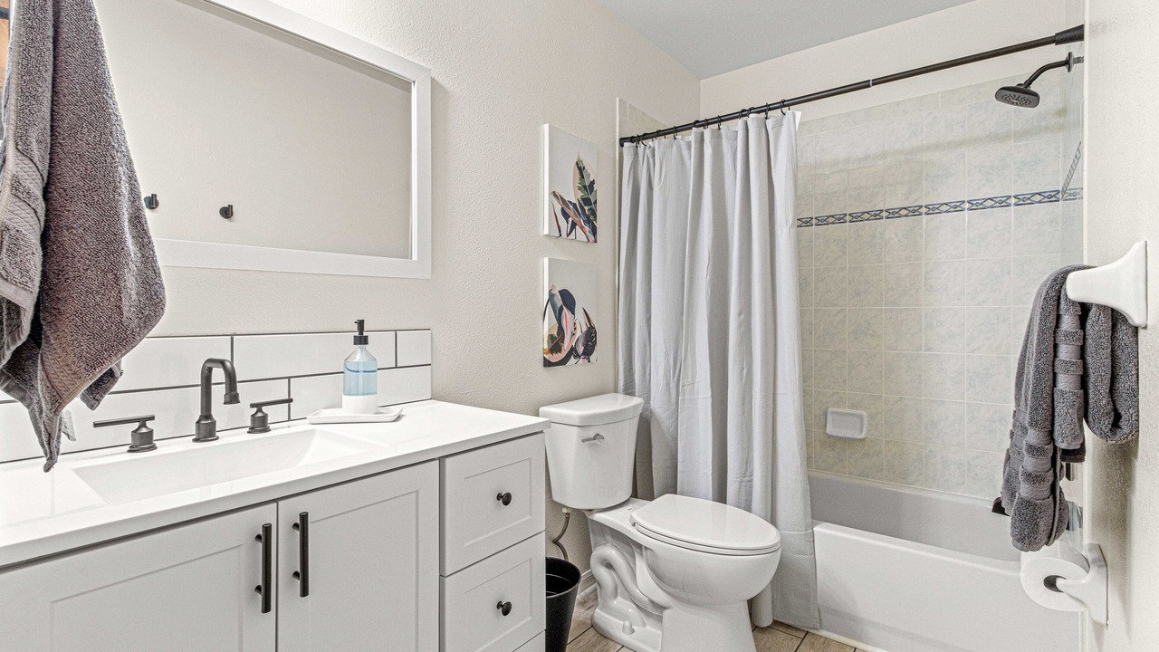 Photo of Bathroom in Candler