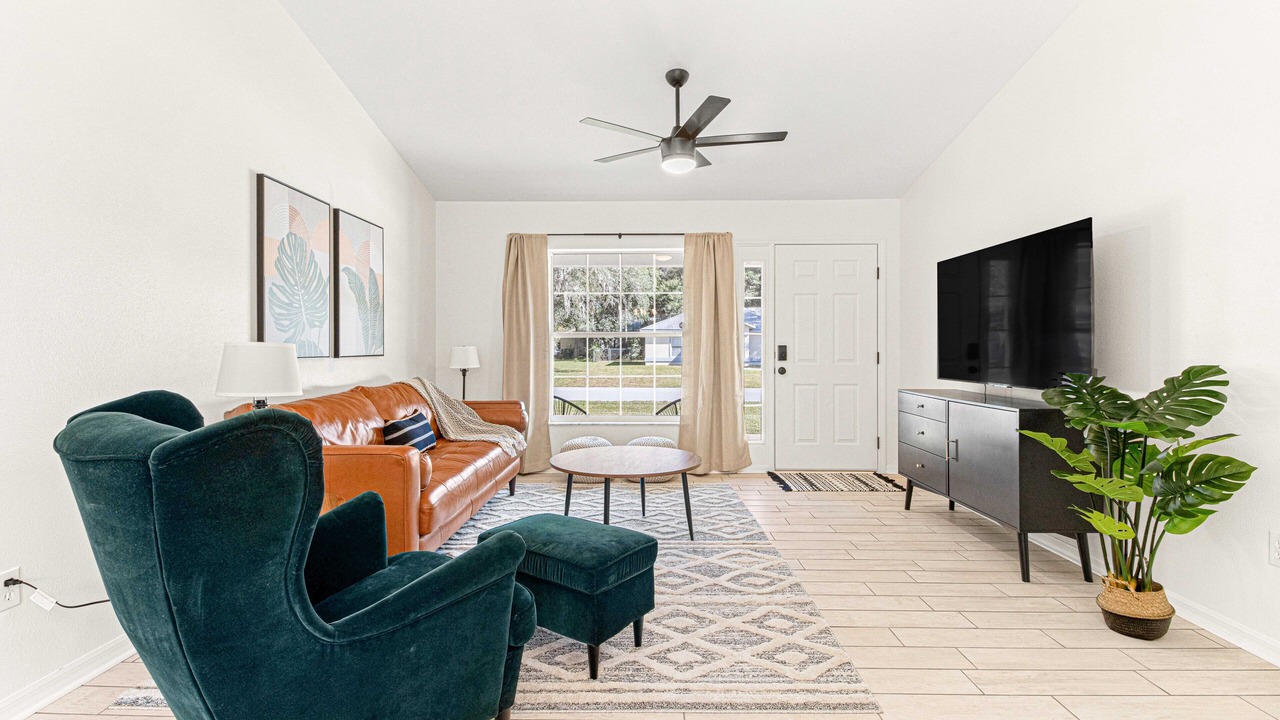 Photo of Livingroom in Candler