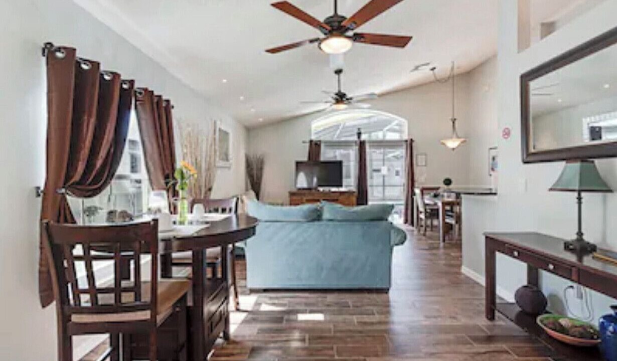 Photo of Livingroom in Royal Palms