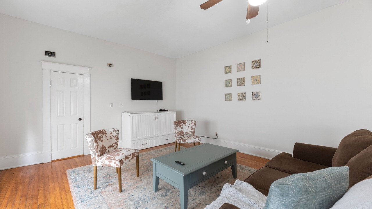 Photo of Livingroom in Washington Square