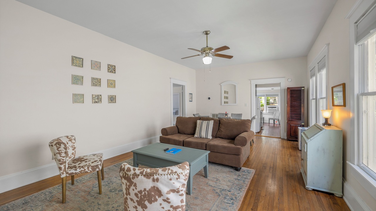 Photo of Livingroom in Washington Square