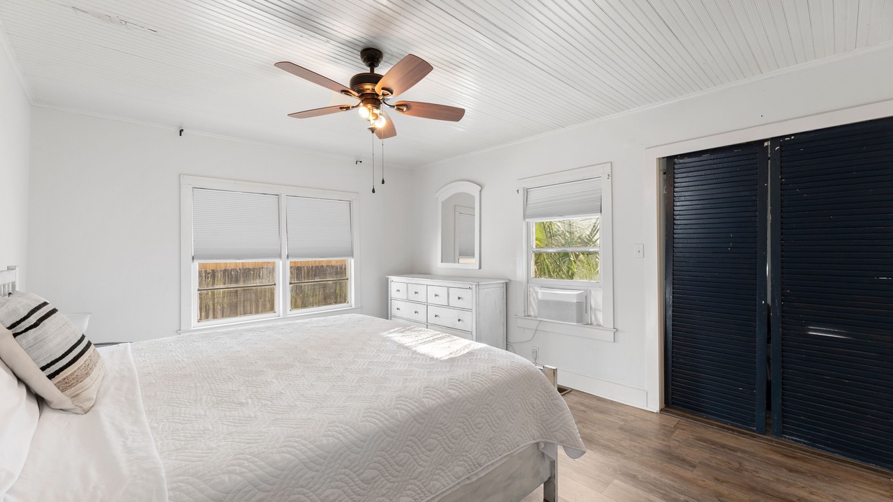 Photo of Bedroom in Washington Square