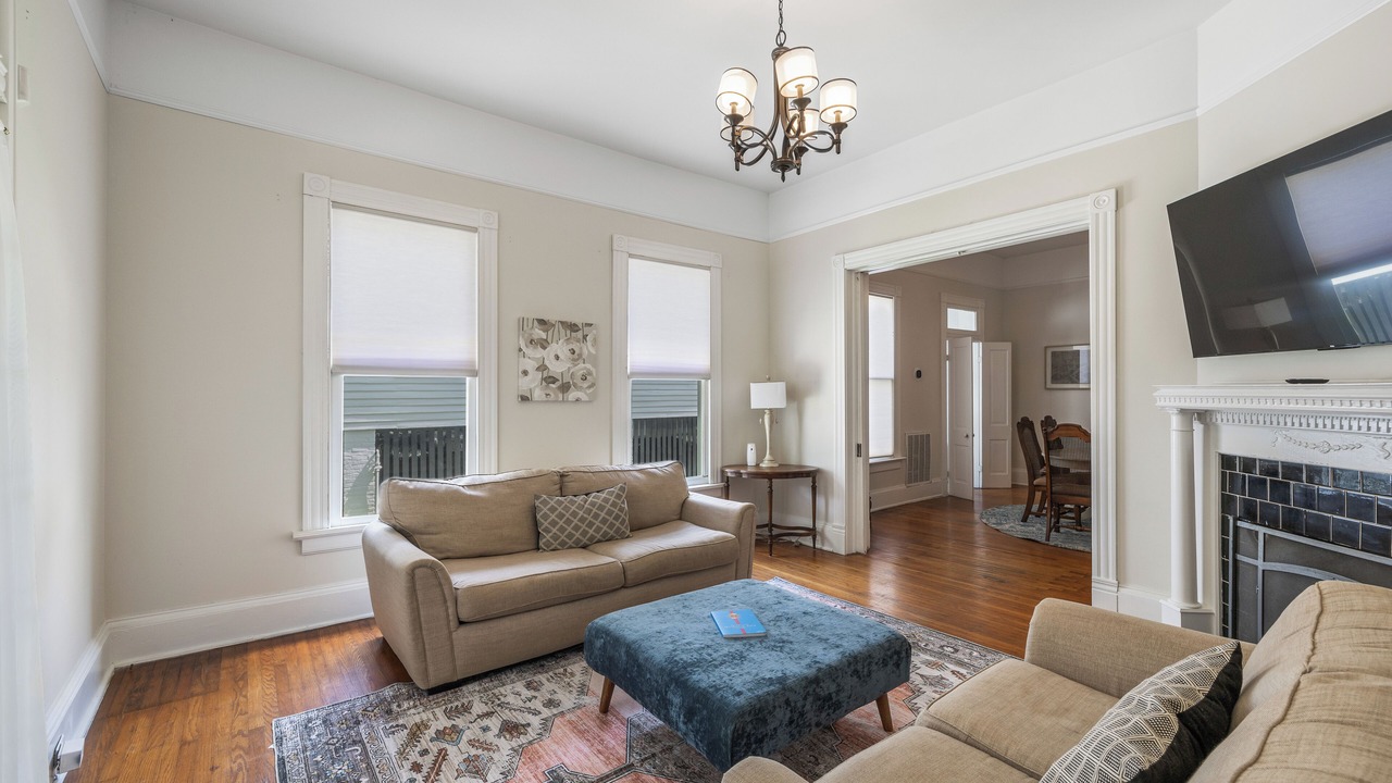 Photo of Livingroom in Washington Square