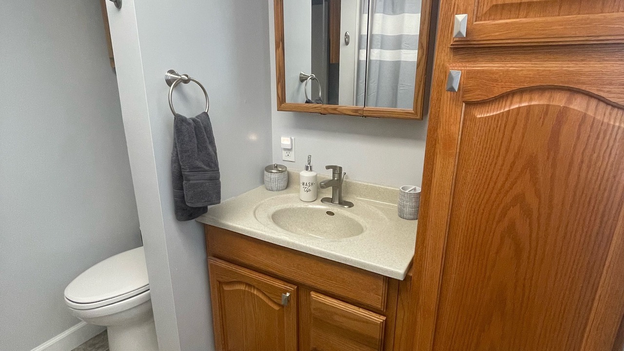 Photo of Bathroom in Lakeview