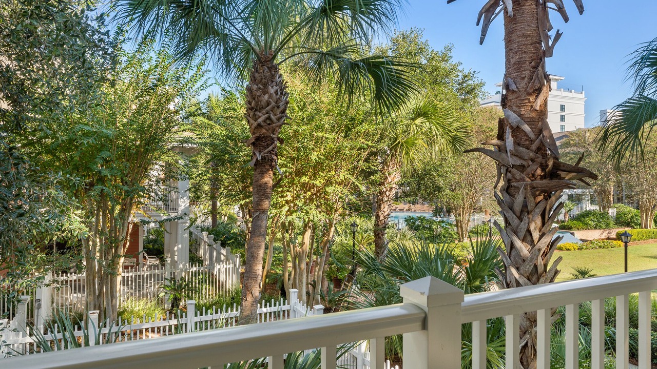 Photo of Patio Balcony in Baytowne Wharf