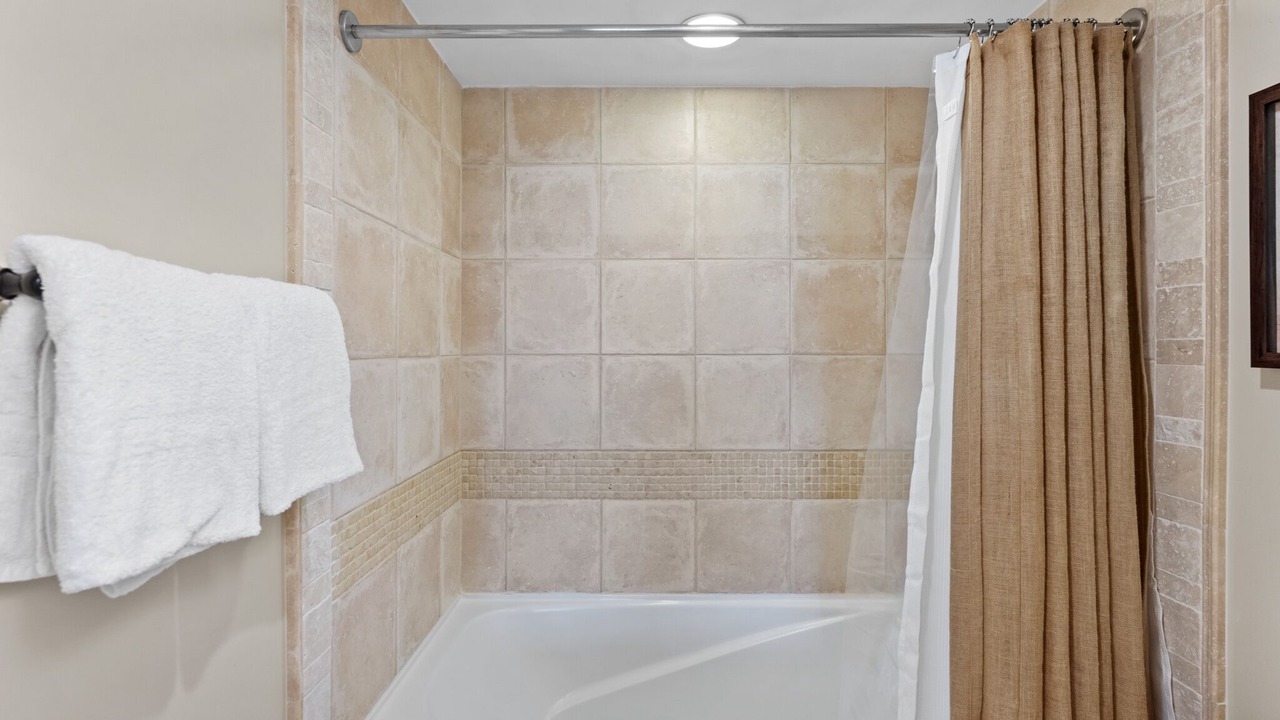 Photo of Bathroom in Baytowne Wharf