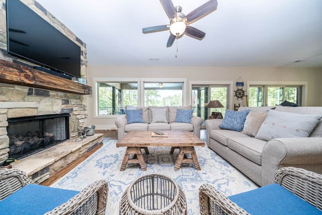 Photo of Livingroom in Wedowee