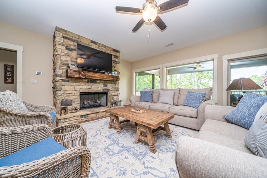 Photo of Livingroom in Wedowee