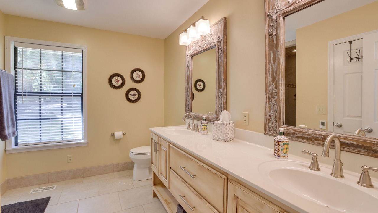 Photo of Bathroom in Lineville