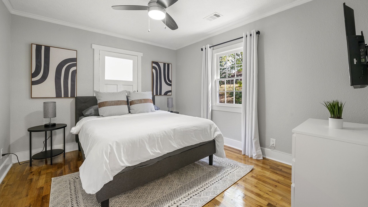 Photo of Bedroom in Warm Springs