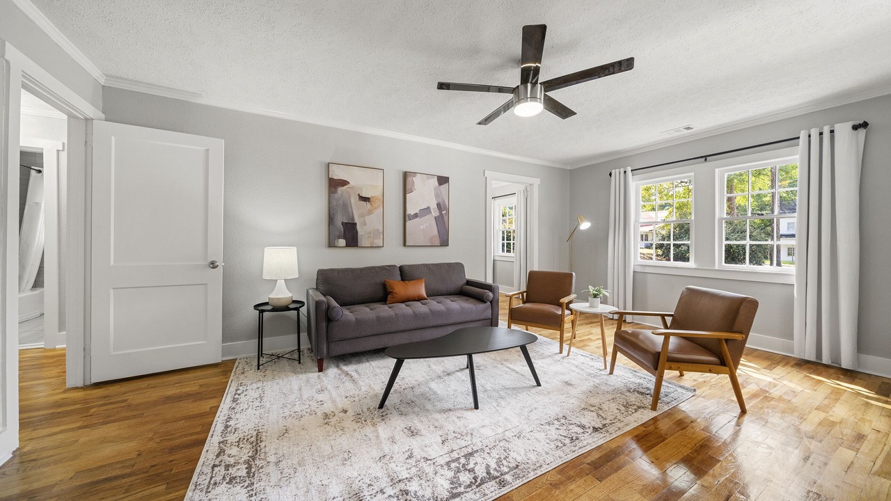 Photo of Livingroom in Warm Springs