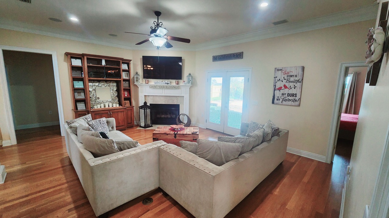 Photo of Livingroom in Ono Island