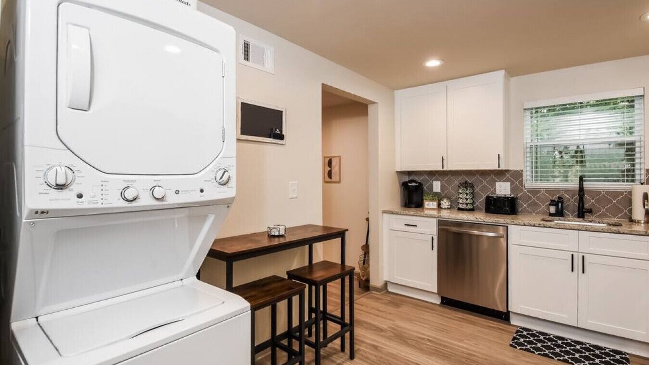 Photo of Kitchen in Browns Mill Park