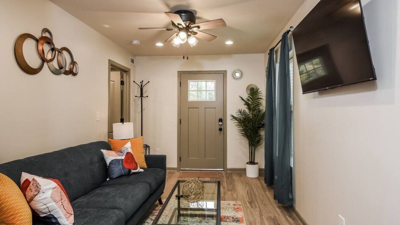 Photo of Livingroom in Browns Mill Park