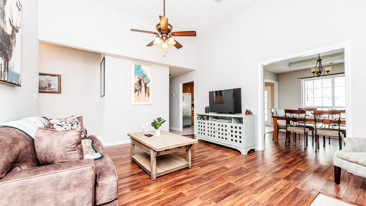 Photo of Livingroom in Warner Robins