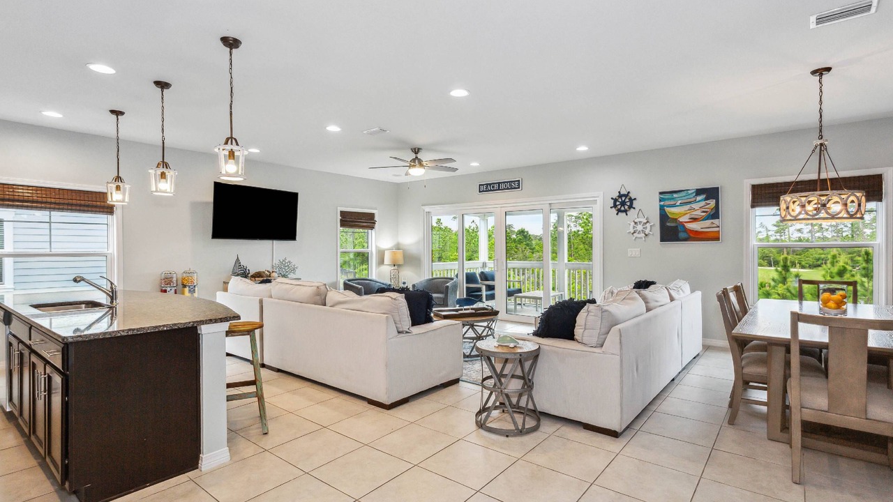 Photo of Livingroom in Ono Island
