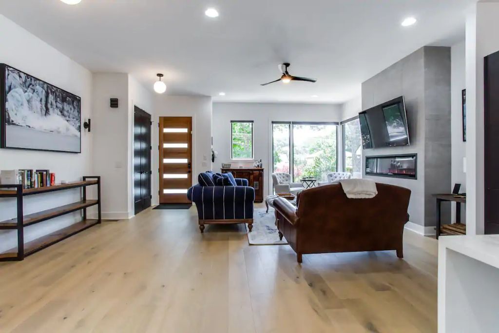 Photo of Livingroom in East Side