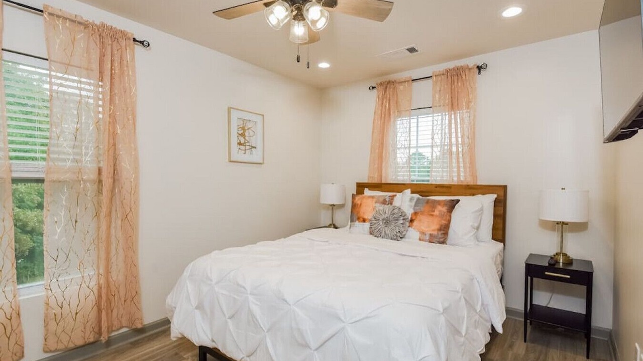 Photo of Bedroom in Browns Mill Park