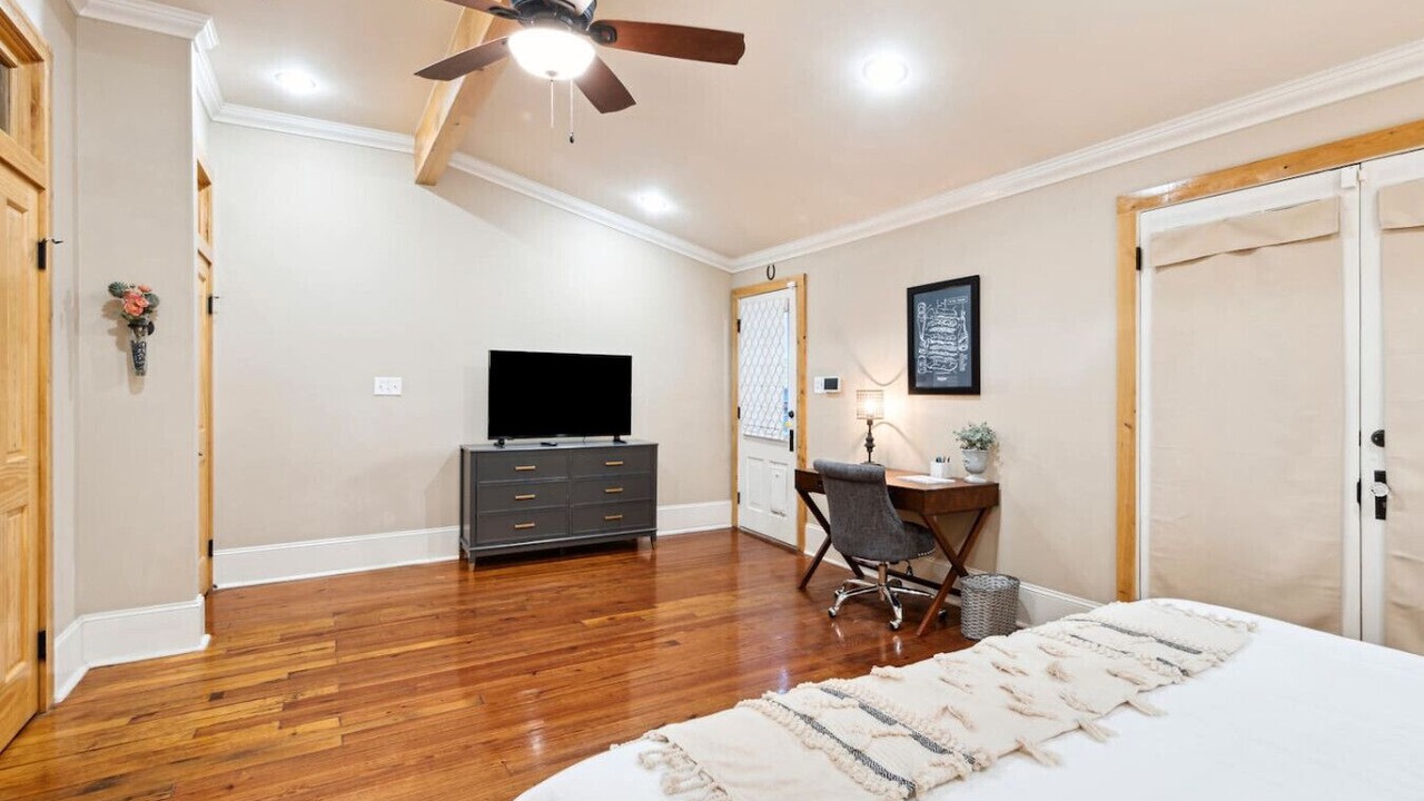 Photo of Bedroom in Irish Channel