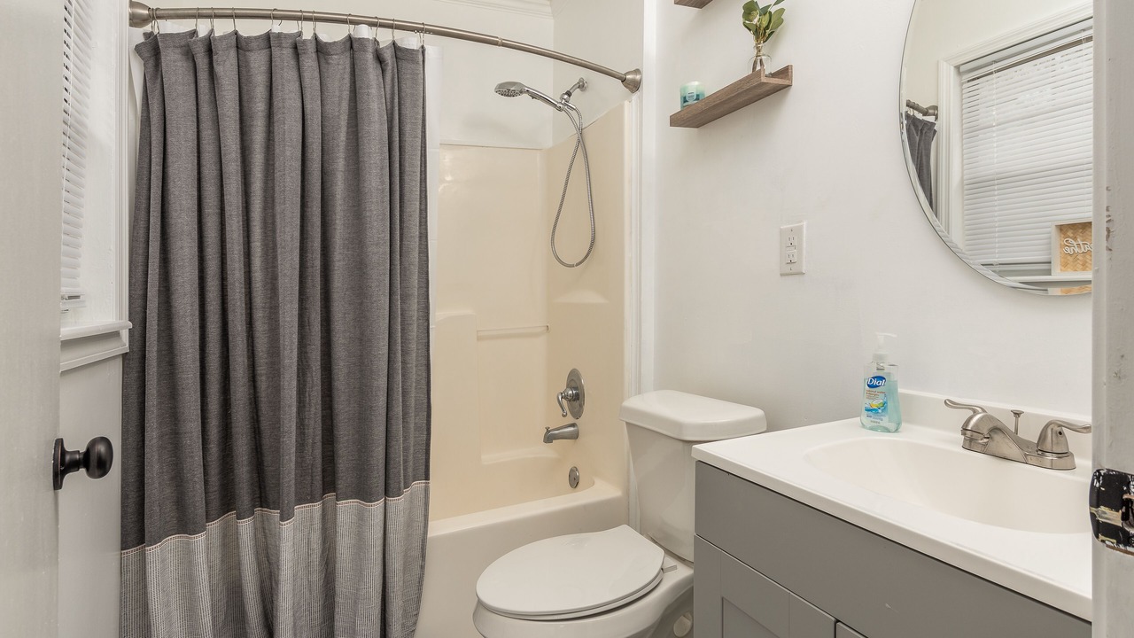 Photo of Bathroom in Long Beach