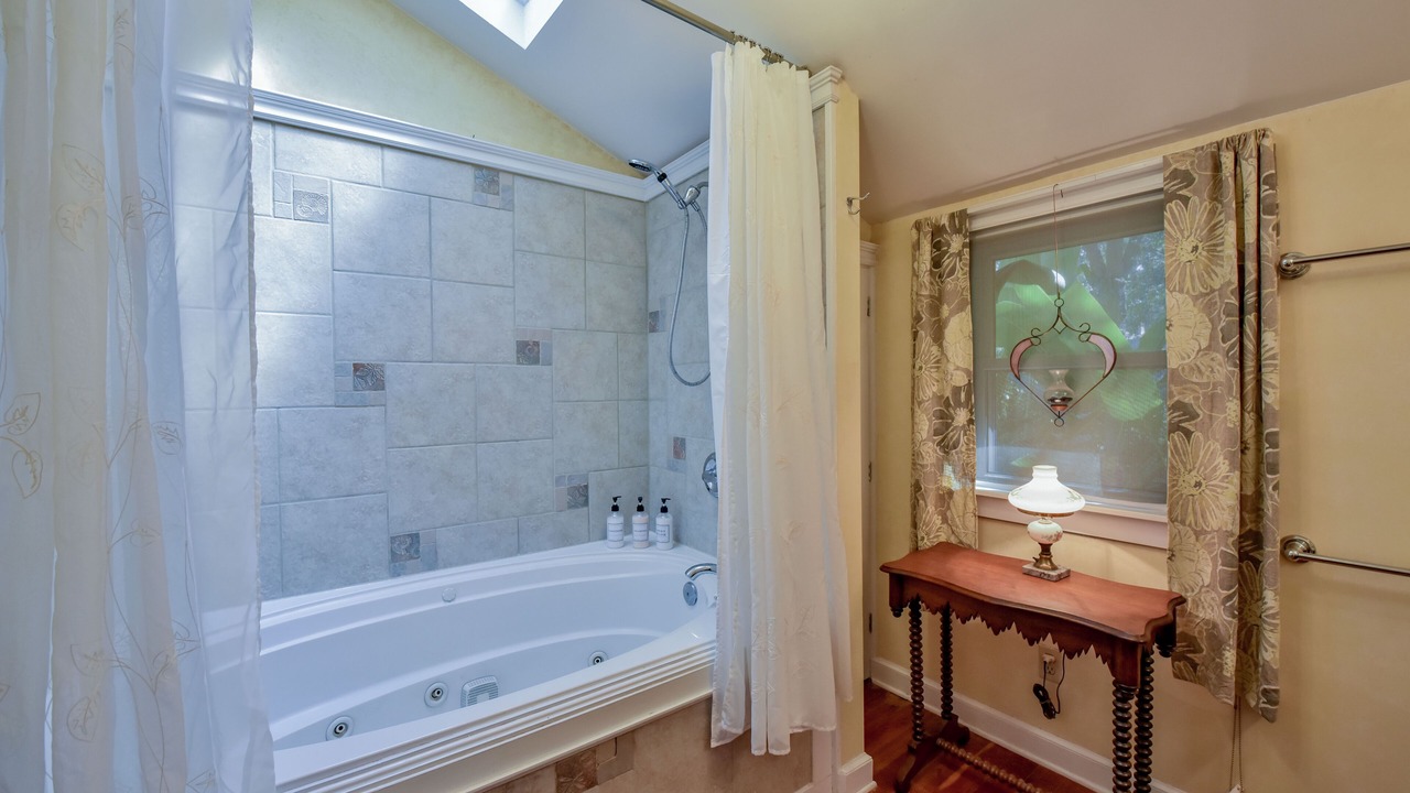 Photo of Bathroom in Tuscaloosa