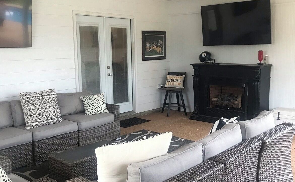Photo of Livingroom in Carson