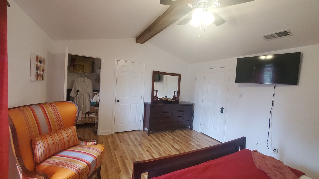 Photo of Bedroom in Destrehan