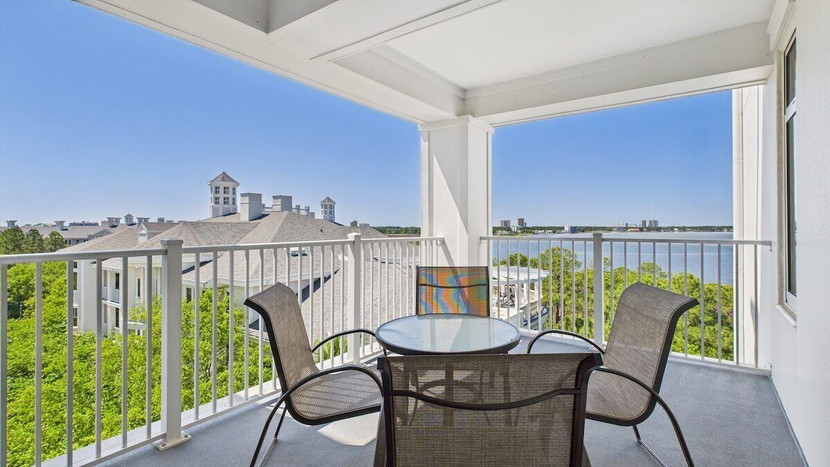 Photo of Patio Balcony in Baytowne Wharf