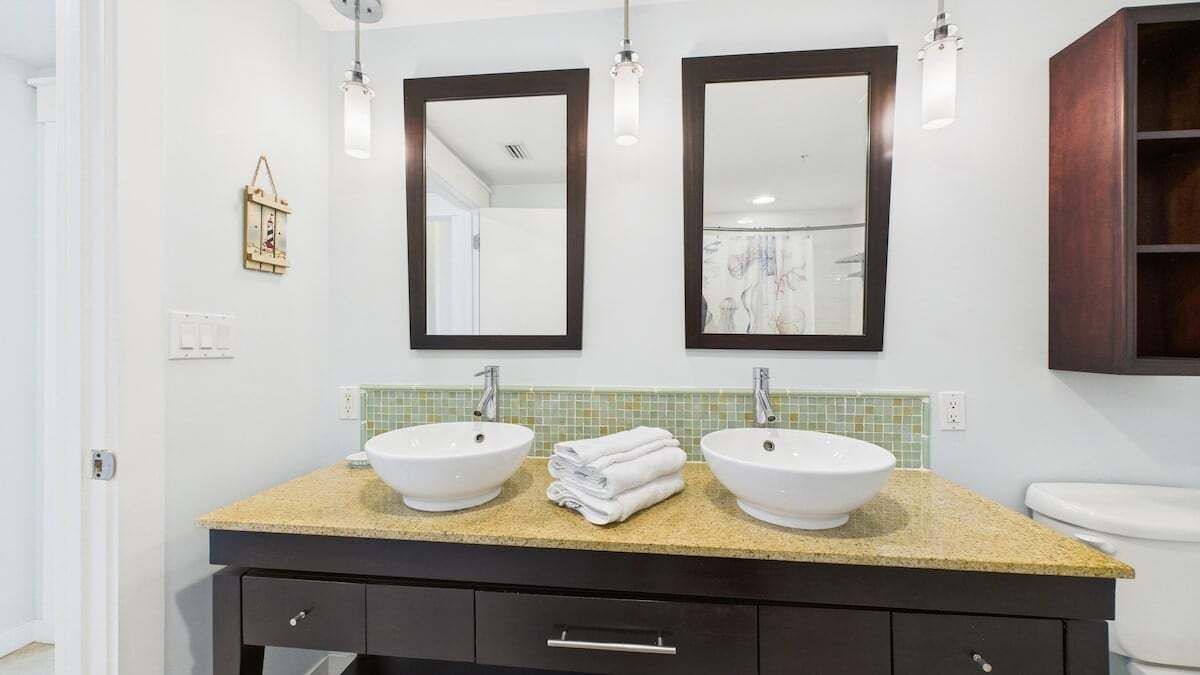 Photo of Bathroom in Baytowne Wharf