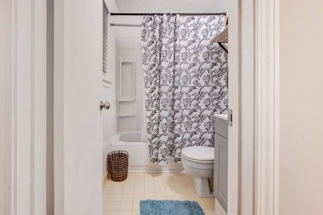 Photo of Bathroom in Gunter Afs