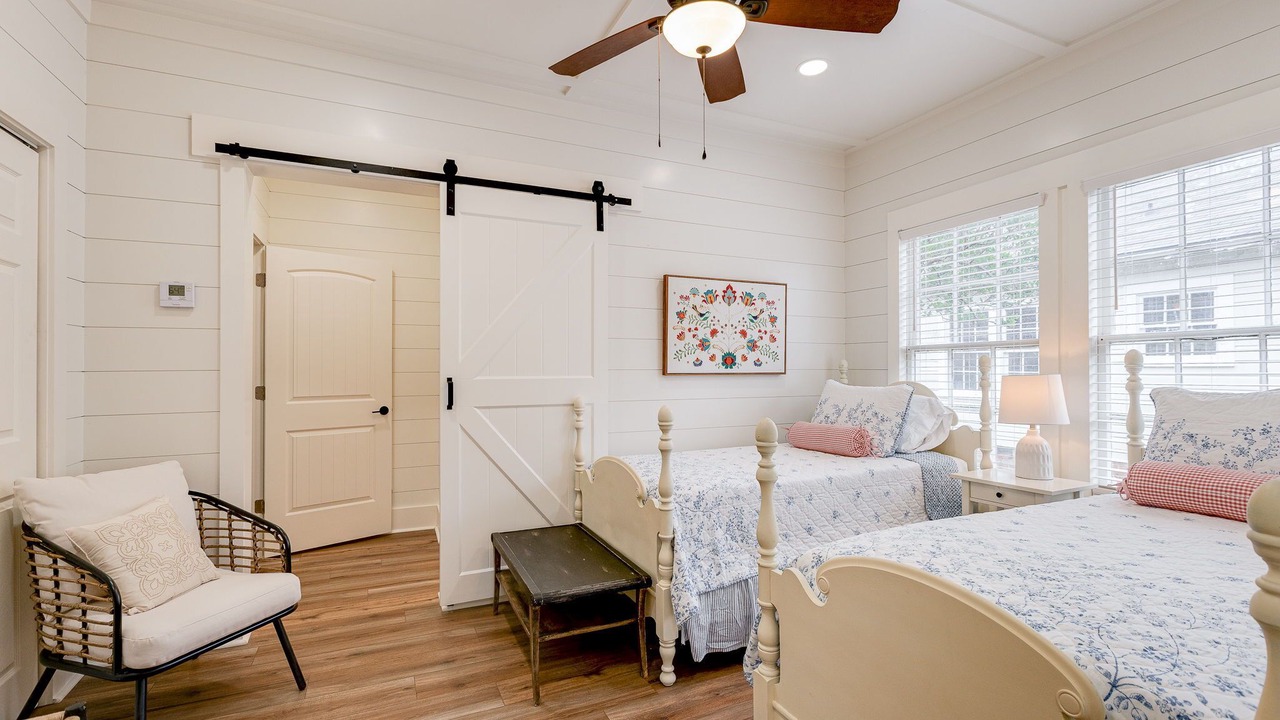 Photo of Bedroom in Laurel