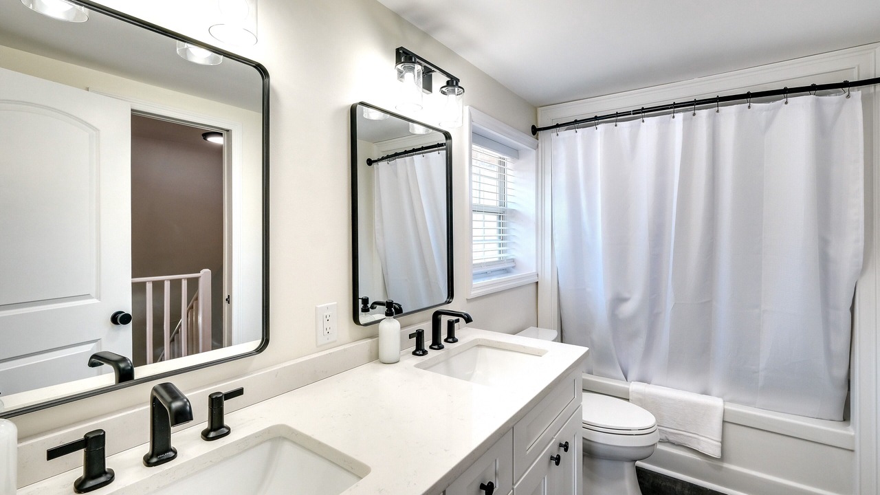 Photo of Bathroom in Tybee Island
