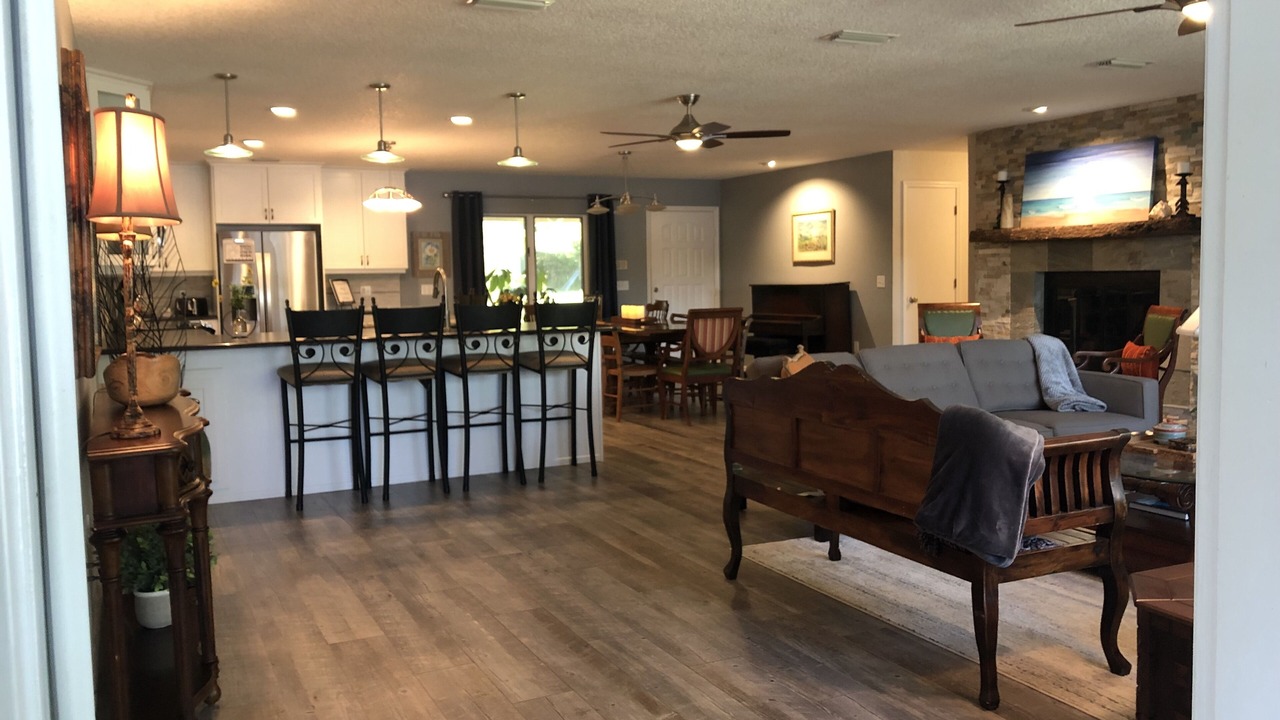 Photo of Livingroom in Melrose