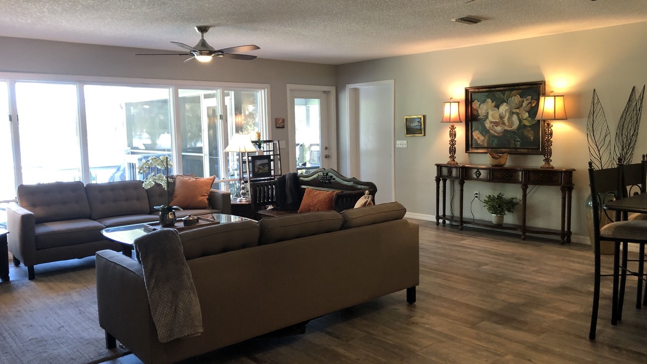 Photo of Livingroom in Melrose