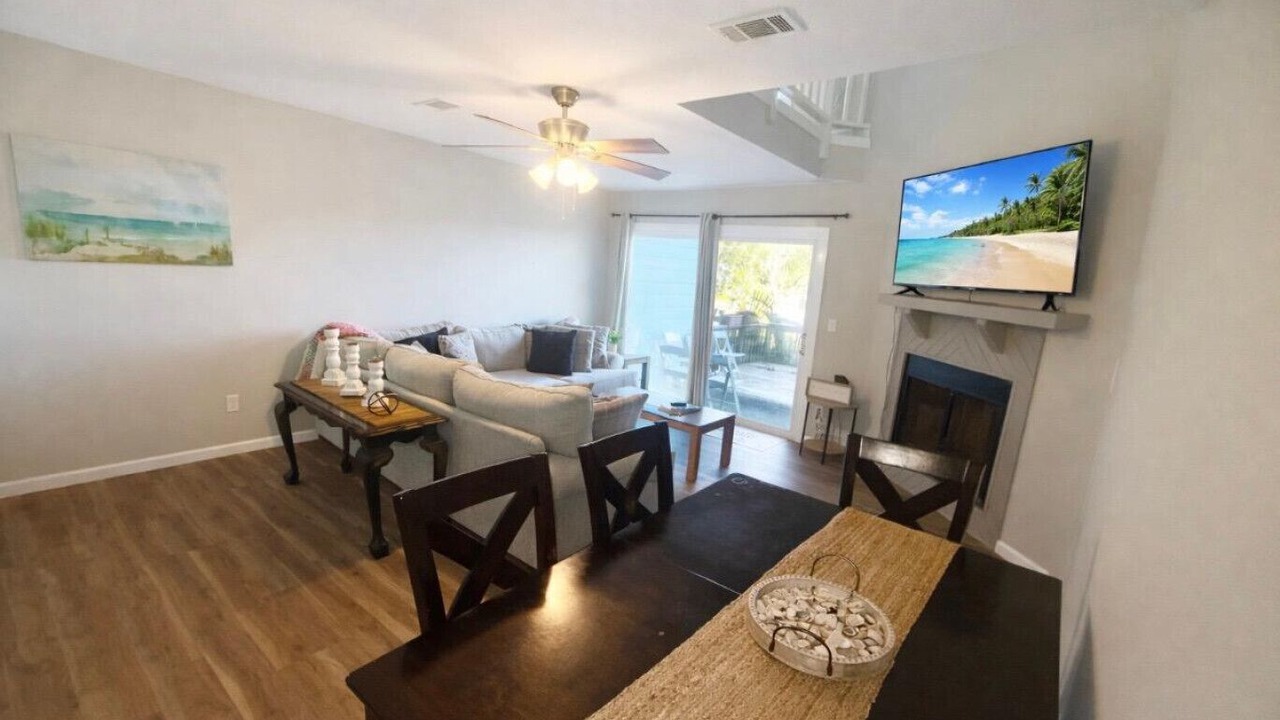 Photo of Livingroom in Ono Island