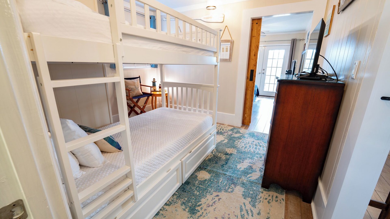 Photo of Bedroom in Magnolia Bluffs