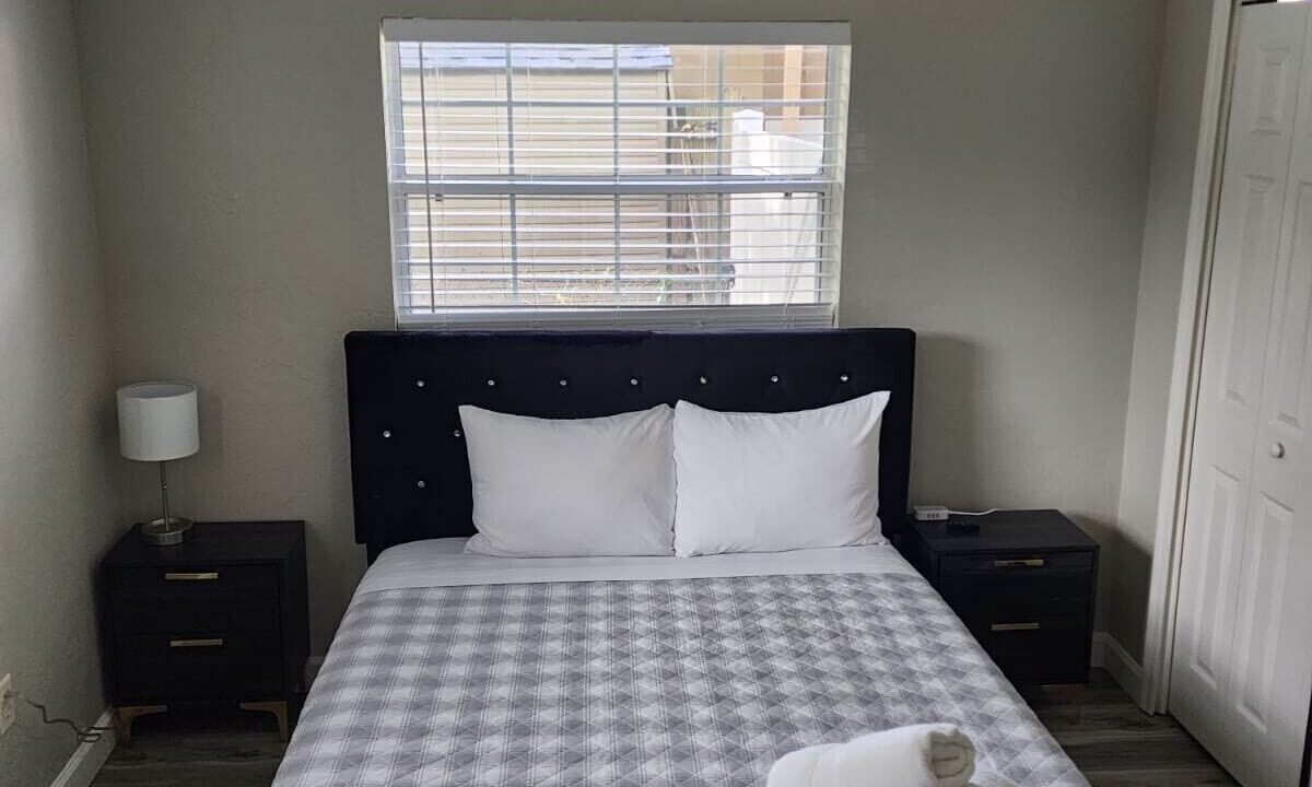Photo of Bedroom in Eatonville