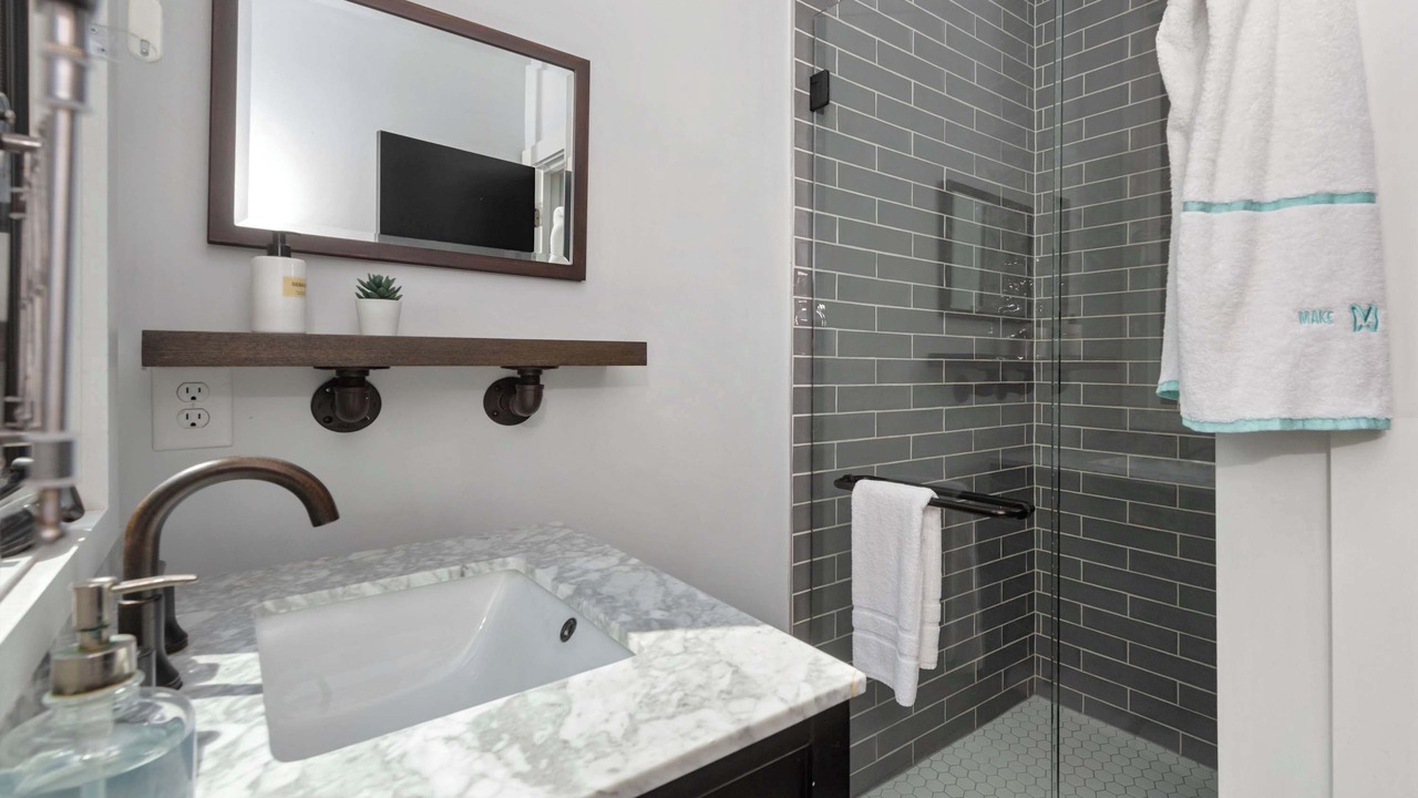 Photo of Bathroom in Poncey-Highland