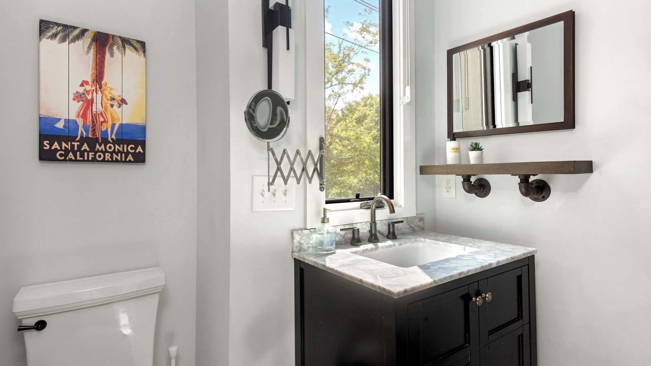 Photo of Bathroom in Poncey-Highland