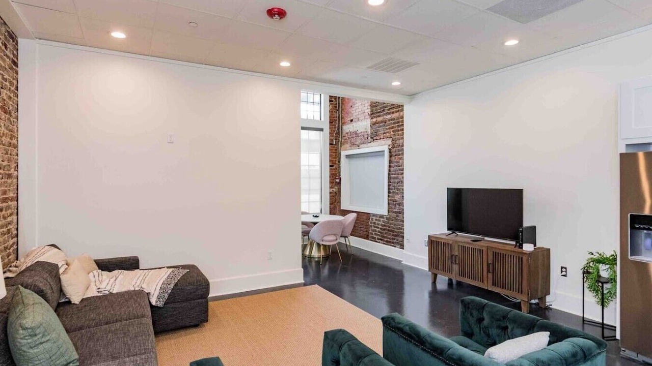 Photo of Livingroom in Central City