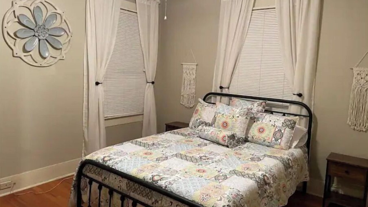 Photo of Bedroom in Laurel