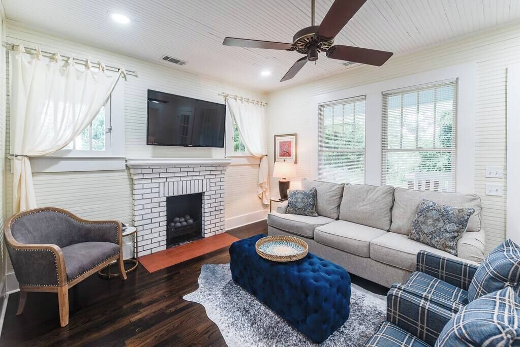 Photo of Livingroom in Taylorville