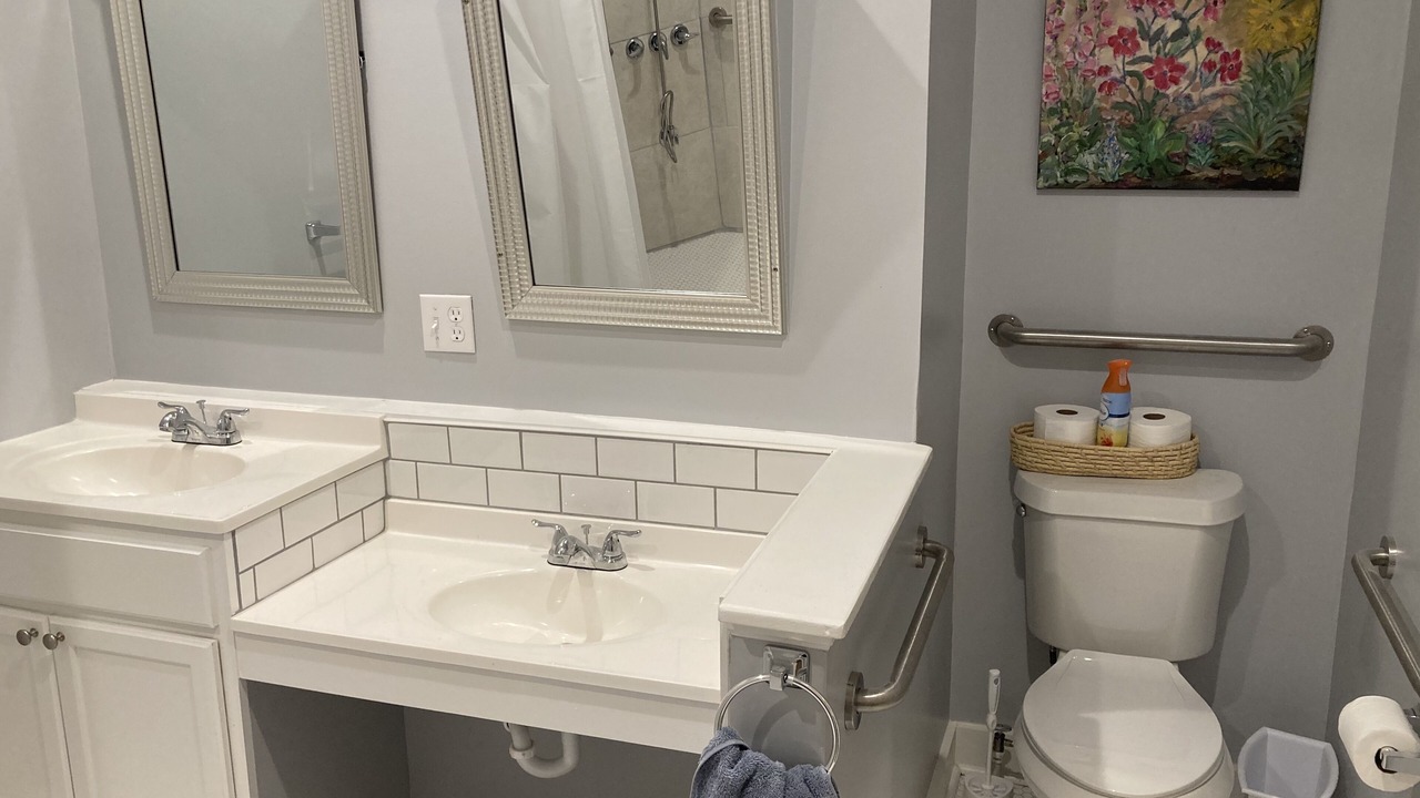 Photo of Bathroom in Collins