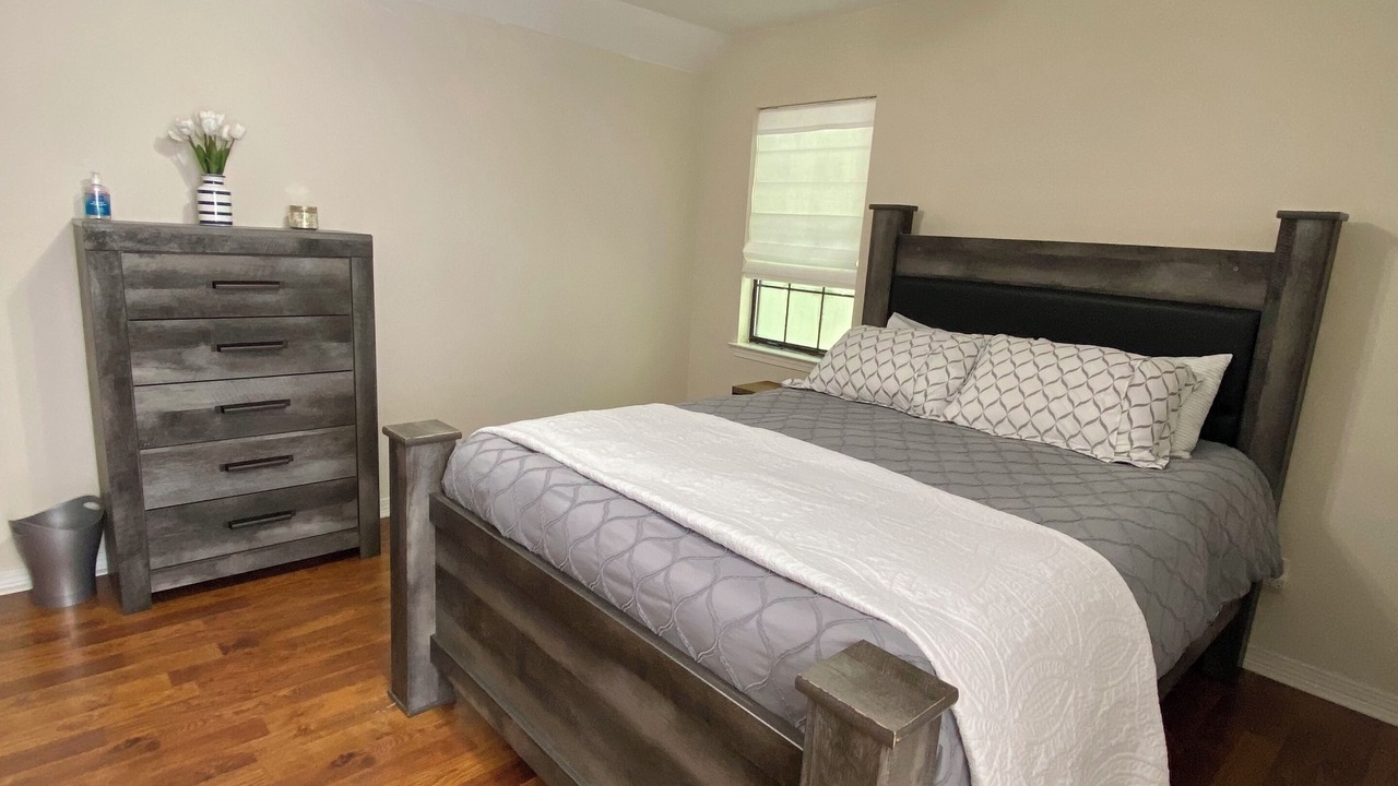 Photo of Bedroom in Daphne