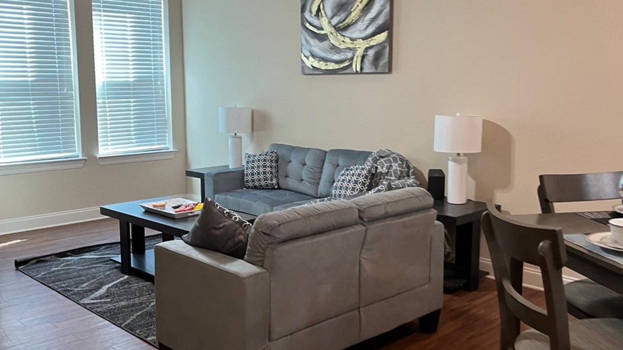 Photo of Livingroom in Elmwood