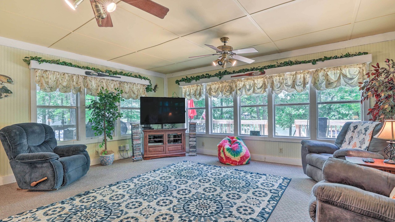 Photo of Livingroom in Hardwick